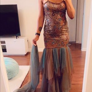 Beautiful Beaded Halter Gown With Shawl Size 6